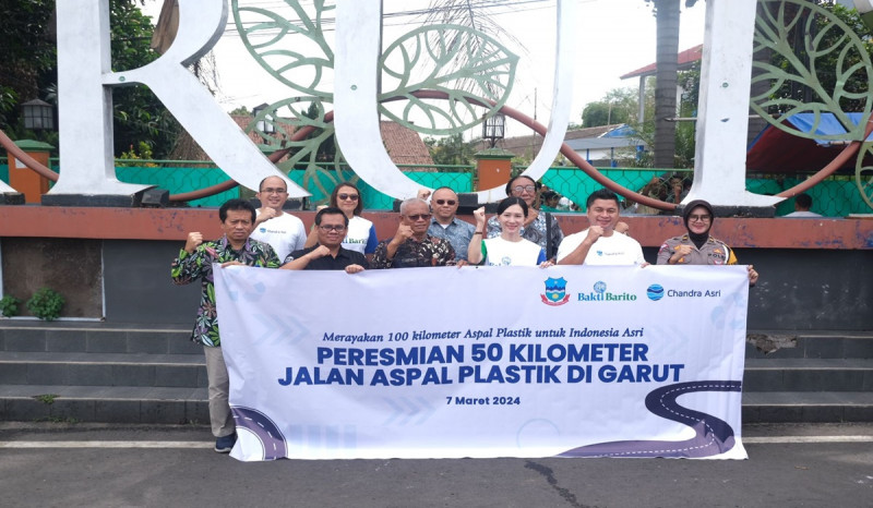 Pemkab Garut Resmikan Pembangunan 50 Km Jalan Aspal Plastik