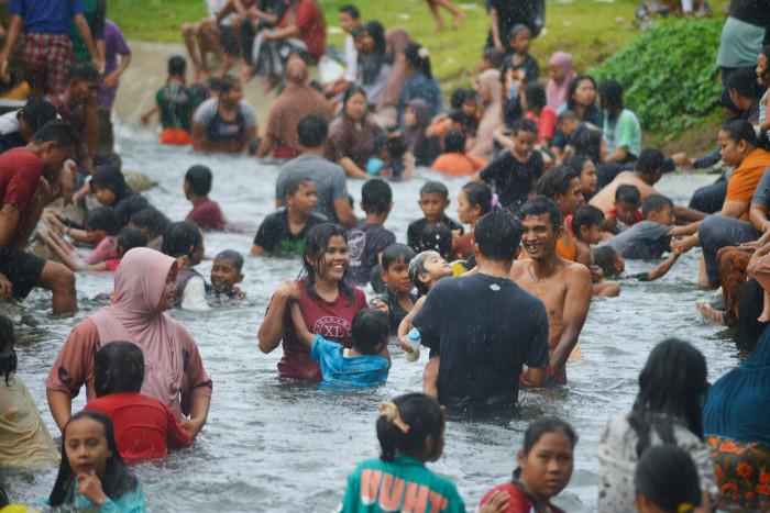 Usai Banjir, Warga Padang Enggan Lakukan Tradisi Balimau