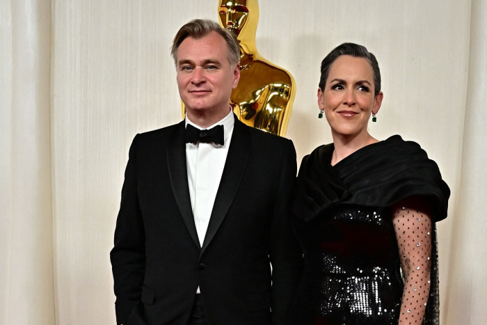 Christopher Nolan Raih Penghargaan Oscar untuk Sutradara Terbaik dengan 'Oppenheimer'