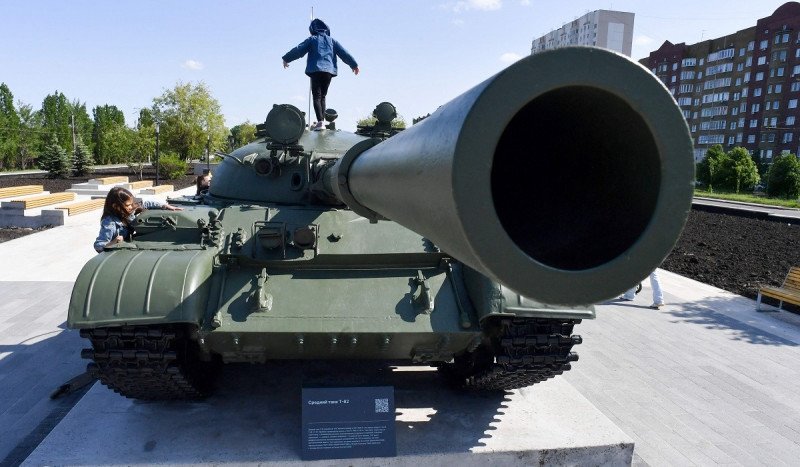 Rusia Genjot Produksi Tank dan Peralatan Militer