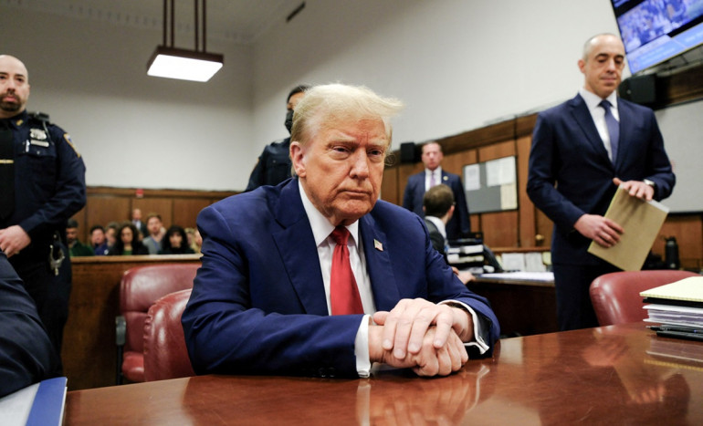 Donald Trump Kembali ke Pengadilan untuk Kesaksian tentang Skema Tabloid