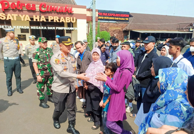 Polres Cimahi Antarkan 172 Pemudik ke Semarang