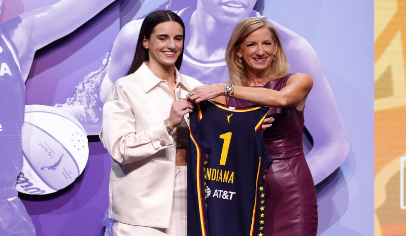 Caitlin Clark Dipilih Sebagai Draft Pertama WNBA oleh Indiana Fever
