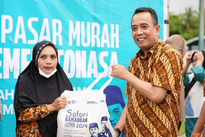 Jelang Akhir Ramadan 2024, SIG Gelar Pasar Murah dan Salurkan Paket Sembako 