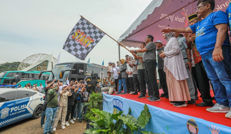 Pj Gubernur Jateng Lepas 11.600 Orang Warganya Mudik Gratis Gunakan Bus