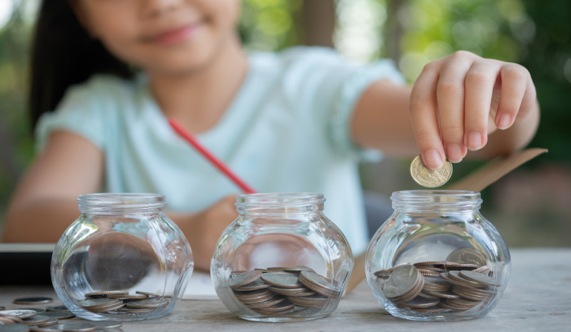 Cara Efektif Mengajarkan Pengelolaan Uang Anak Mulai Usia 3 Tahun