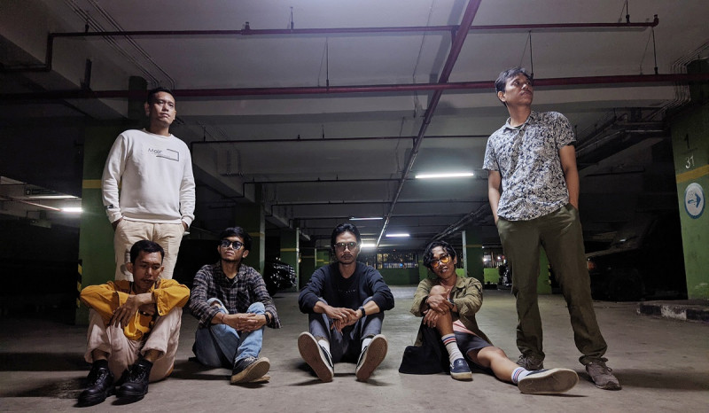Robin And The Poetry Luncurkan EP Perdana