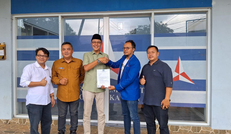 Ayep Zaki Ambil Formulir Pendaftaran Bacalon Wali Kota Sukabumi dari Partai Demokrat dan PDIP