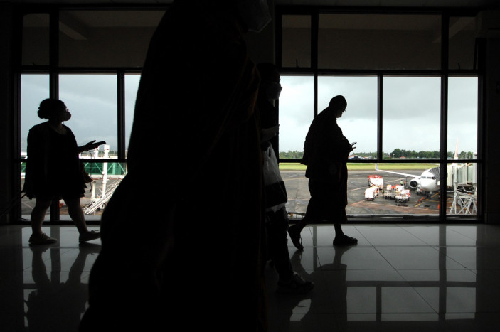 Erupsi Gunung Ruang, Bandara Sam Ratulangi Ditutup Sementara
