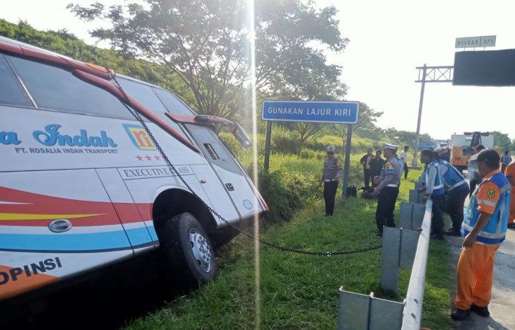 Jasa Marga Pastikan Arus Tol Batang- Semarang Lancar Pascakecelakaan Bus Rosalia Indah