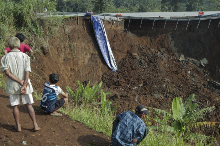 PVMBG Ungkap Lokasi Longsor di Tol Bocimi Masuk Zona Kerentanan Gerakan Tanah Menengah