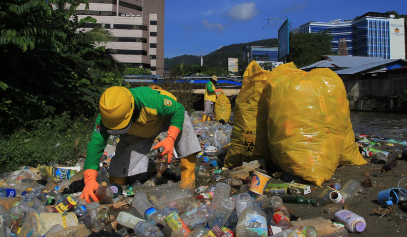 Dunia Semakin Darurat Sampah Plastik
