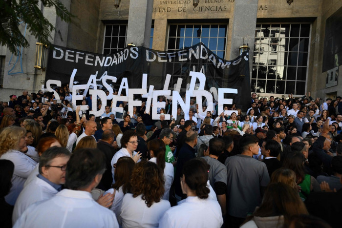 Mahasiswa Argentina Protes Pemotongan Dana untuk Universitas Negeri
