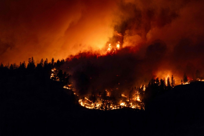 Kebakaran Melanda Barat Kanada Saat Dimulainya Musim Kebakaran Hutan