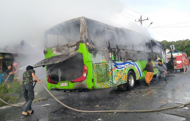 Bus Pariwisata Angkut 42 Pelajar Terbakar di Tigarunggu