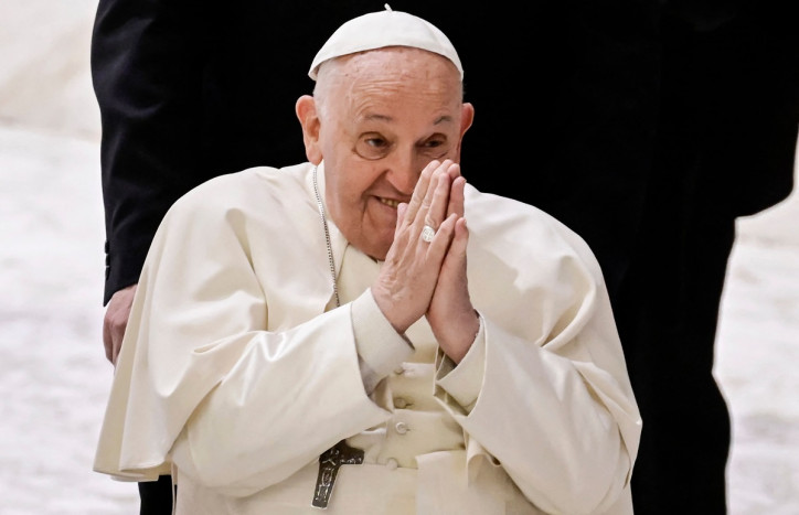 Paus Menuju Venesia dalam Perjalanan Pertamanya Setelah Berbulan-bulan