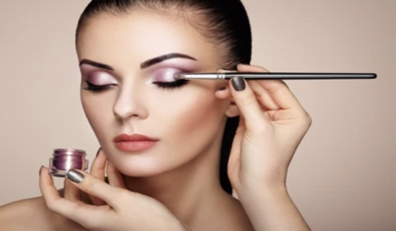 7 Tips agar Makeup Kamu Bisa Tahan Lama, Disimak Ya!