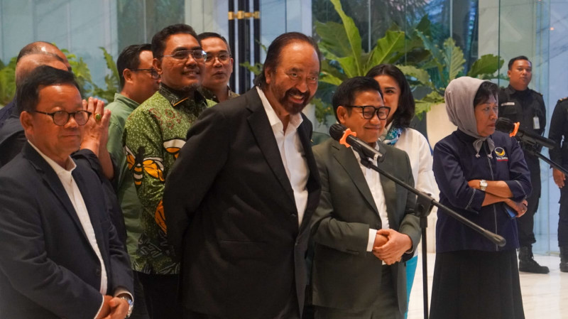 Surya Paloh Lemparkan Senyum Ketika Ditanya Pertemuan Ahmad Ali dengan Prabowo