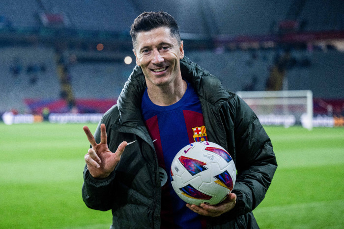 FC Barcelona vs Valencia: Hattrick Robert Lewandowski Selamatkan Blaugrana di La Liga