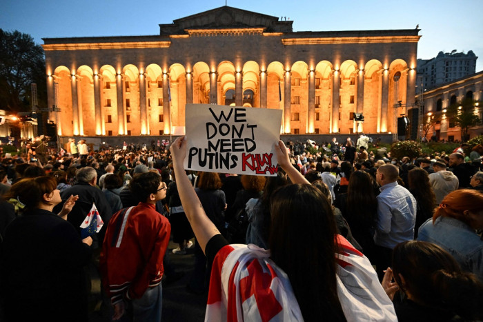 Ribuan Demonstran di Georgia Protes Undang-Undang 'Pengaruh Asing' Saat Parlemen Bahas