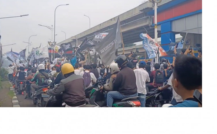 7 Remaja yang Konvoi Membawa Bendera dan Petasan di Jakarta Pusat Diamankan