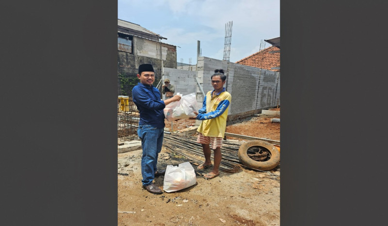 Jelang Lebaran, Pandawakarta Bagikan Paket Sembako