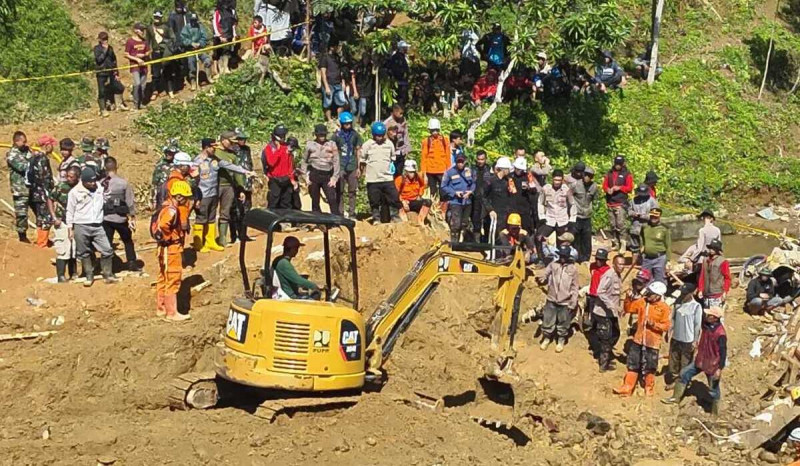 Tim SAR Temukan 2 Korban Meninggal Akibat Longsor di Garut