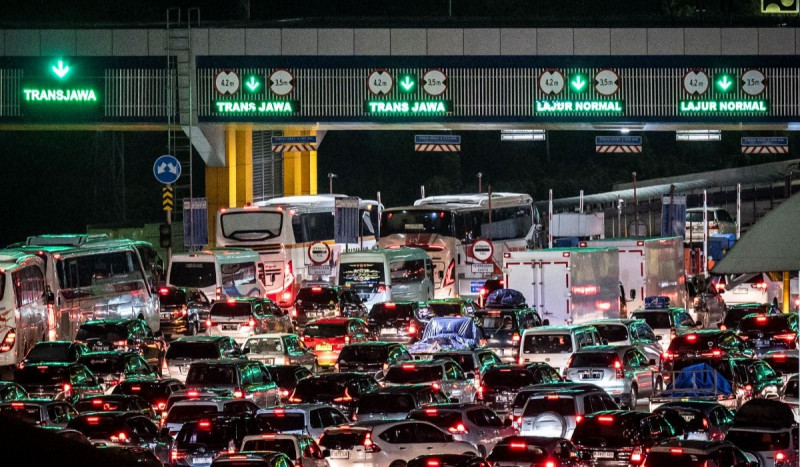 Arus Balik Padat, Kapasitas Lajur Contraflow Tol Jakarta-Cikampek Arah Jakarta Ditambah