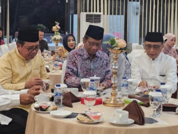 Foto Buka Puasa Bersama Mahfud MD dan Ketua MA Tuai Kontroversi