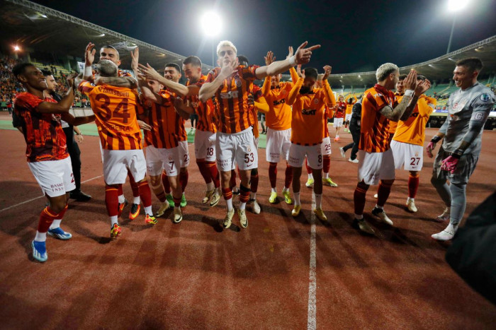 Galatasaray vs Fenerbahce: Diwarnai Walk-Off, Final Piala Turki Kacau Sekacau-kacaunya