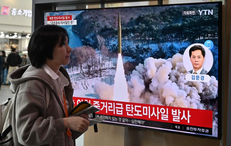 Korea Utara Menguji Rudal Hipersonik Medium-ke-Jarak-Panjang