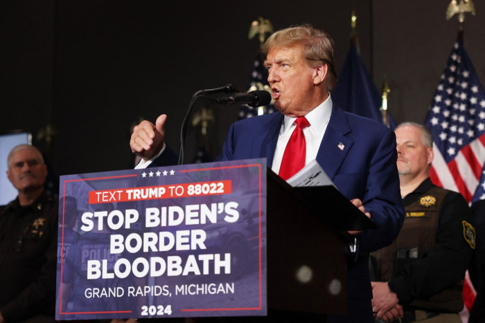 Donald Trump Mengulangi Klaim 'Pembantaian' dalam Pidato Imigrasi
