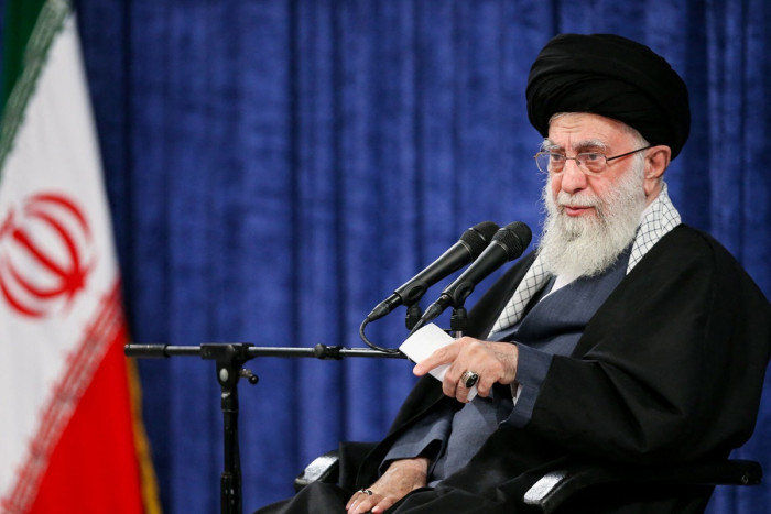 Ayatollah Seyed Ali Khamenei Pimpin Prosesi Pemakaman Presiden Iran Ebrahim Raisi