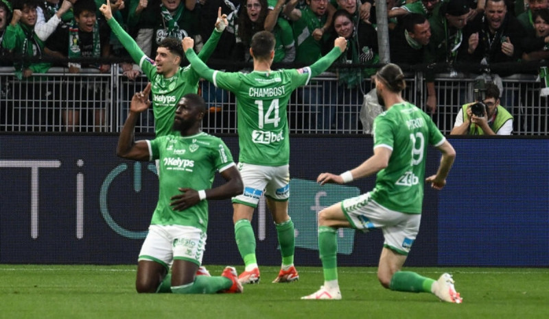 Saint-Etienne vs Metz, Les Verts Menang di Laga Leg Pertama Playoff Promosi/Degradasi Ligue 1