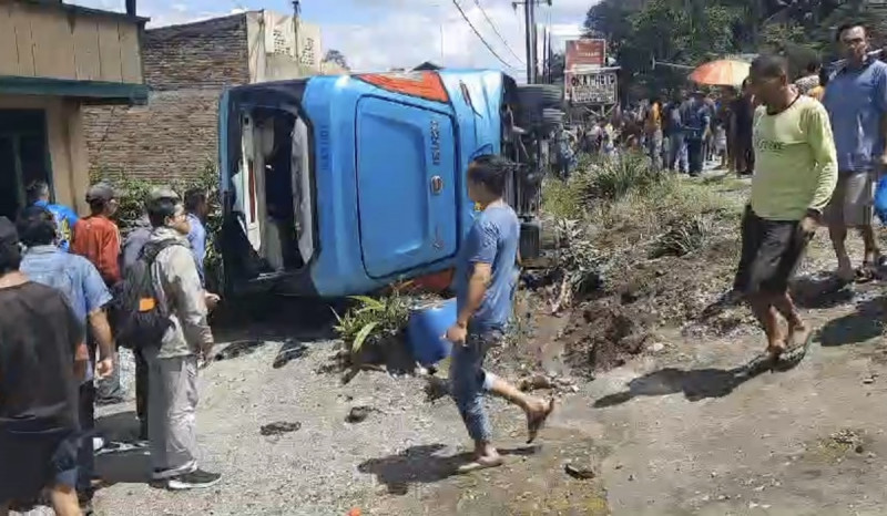 Bus Rombongan Wisatawan dari Jakarta Kecelakaan di Toba, 2 Pejalan Kaki Tewas