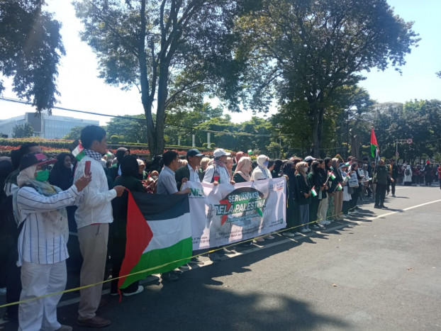 Mahasiswa, Dosen dan Rektor di Bandung Berunjuk Rasa Dukung Palestina