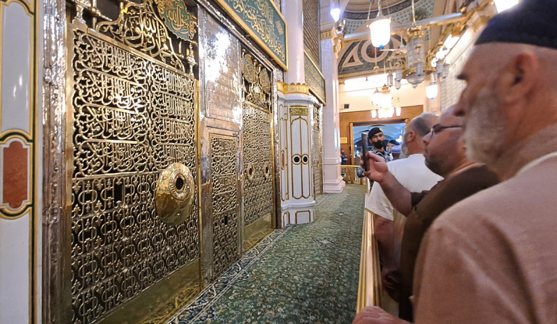 Jemaah Haji Wajib Tahu, Begini Adab Berziarah ke Makam Nabi Muhammad SAW