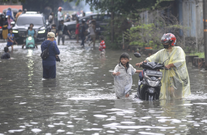Banjir Jakarta : Empat RT di Pejaten Terendam Capai 2,6 Meter