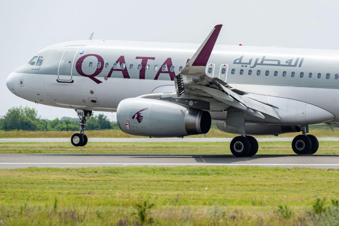 8 Penumpang Qatar Airways Dilarikan ke Rumah Sakit
