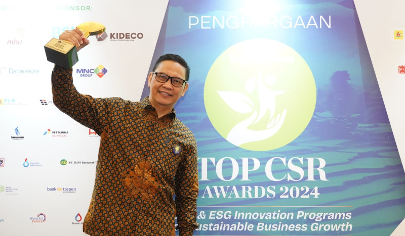 Usung ESG, Pos Indonesia Sabet Dua Penghargaan Top CSR Award 2024