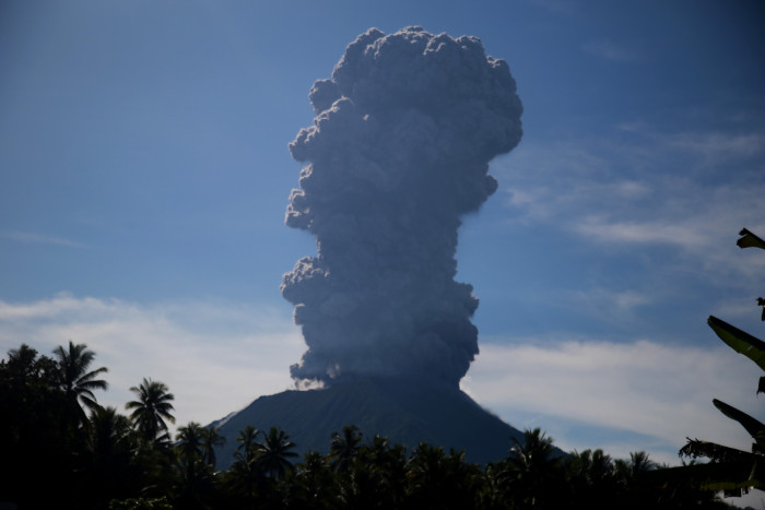 Senin 20 Mei, Tiga Gunung Berapi di Indonesia Erupsi 