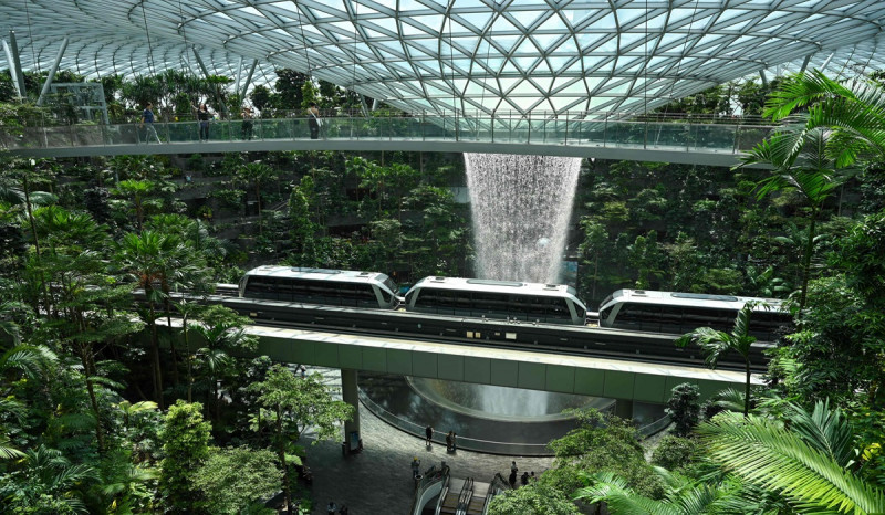 Bandara Changi Kini Jadi Destinasi Wisata yang tidak Boleh Anda Lewatkan di Singapura