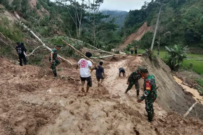 3 Desa di Mamasa Sulawesi Barat Terisolasi Akibat Longsor