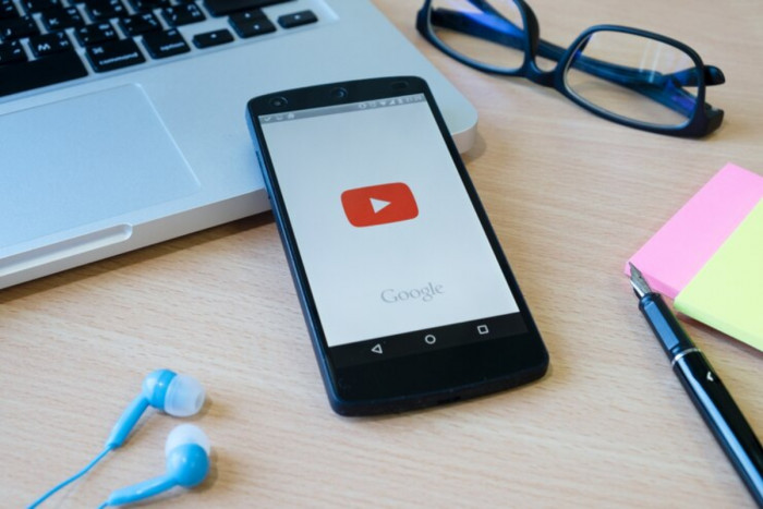 Gampang Banget! Ini Cara Download Video YouTube di Handphone