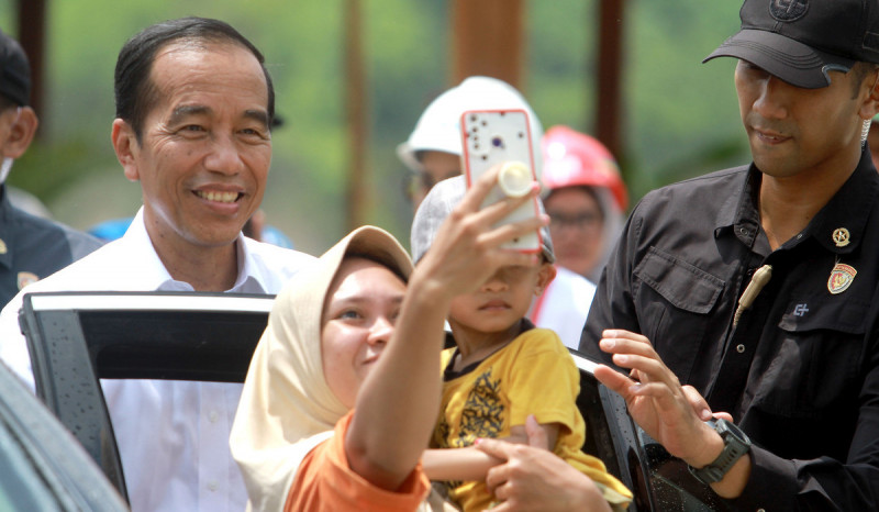 Tidak Ada Pengajuan Percepatan, Jokowi Pastikan Jadwal Pilkada Tidak Berubah