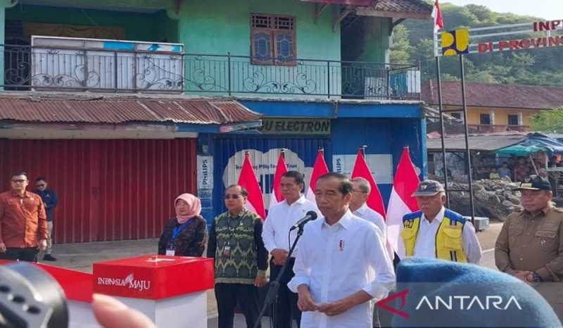 Jokowi Resmikan 5 Ruas Jalan di NTB