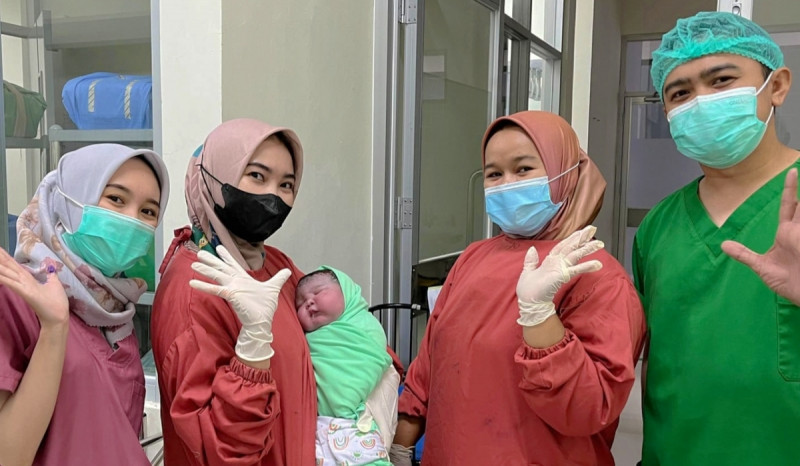 Gemoy! Bayi dengan Berat Badan 5,2 Kilogram Lahir di RSUD Cililin Bandung Barat