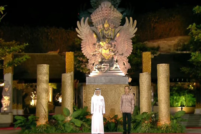 Jokowi Sambut Tamu Undangan Jamuan Santap Malam di GWK Bali