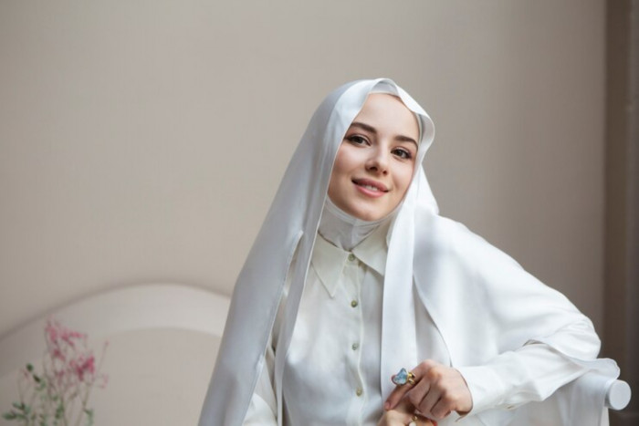 9 Tutorial Makeup Natural Hijab, Cocok untuk Hari Raya Idul Adha dan Idul Fitri