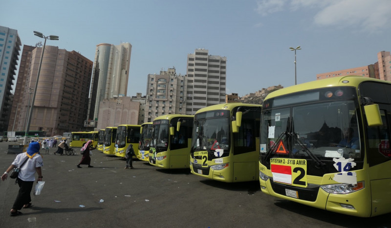 Bus Salawat Berhenti Operasi Jumat Dini Hari, PPIH Imbau Jemaah Salat Jumat di Hotel